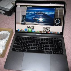 2016 Apple Macbook Pro 13" laptop Intel i7 2.4Ghz 16GB 256G Flash - $499 (Schererville)