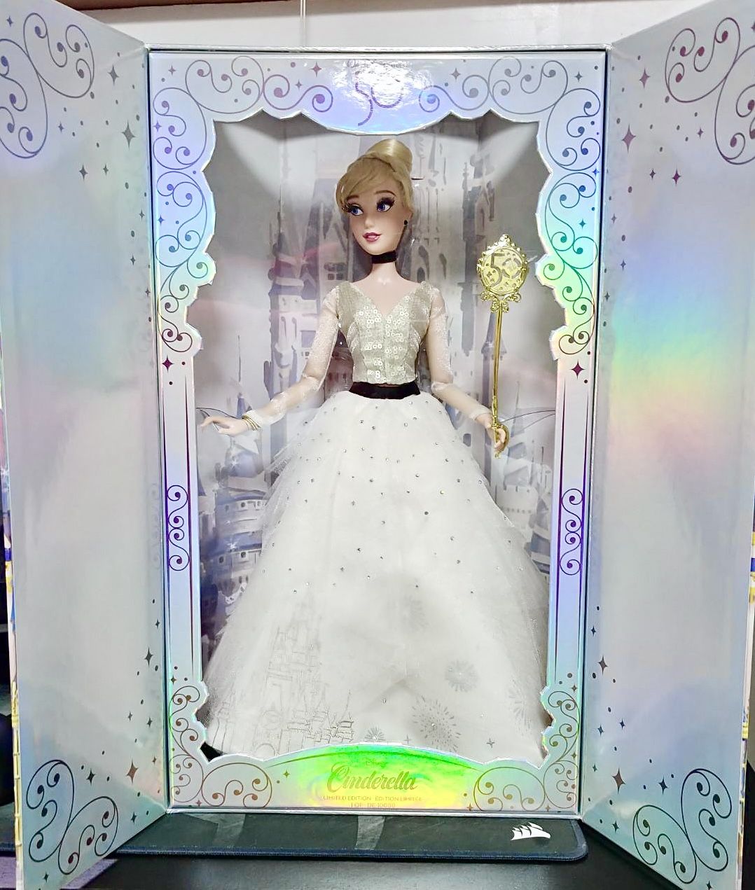 Disney Anna Frozen 2 Collector doll Limited Edition Saks Fifth Ave