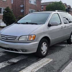 2003 Toyota Sienna