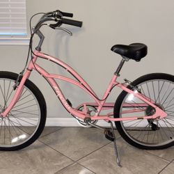 1 Adult Cruiser Bikes: (1) Womens