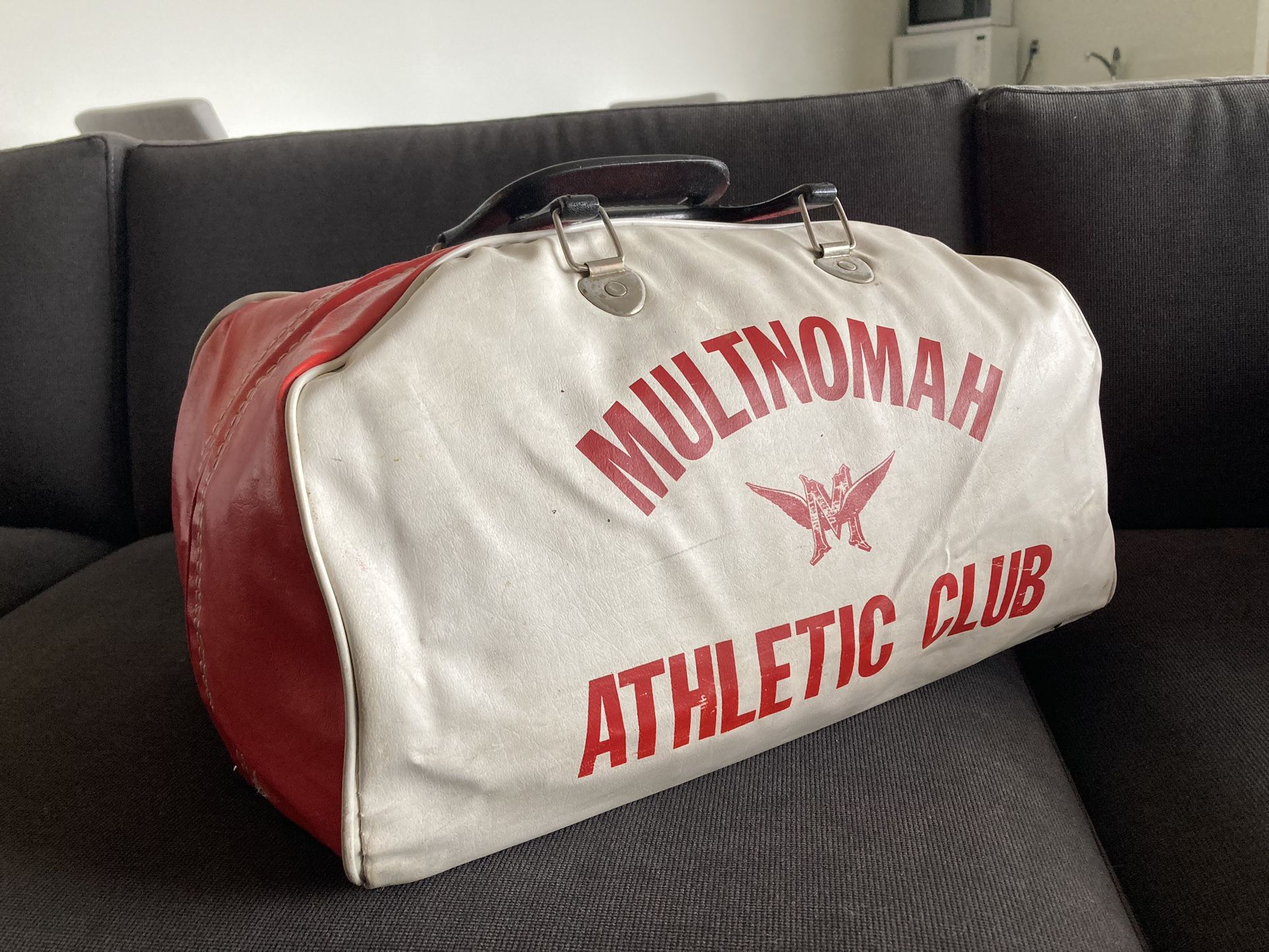 Vintage Multnomah Athletic Club Mac Portland Gym Duffel Bag Historical Portland Oregon Beavers Stadium Trail Blazers Basketball sign luggage travel