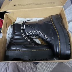 Dr. Martin's boots women's size 10