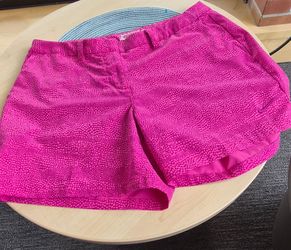 Nike Golf Women’s Pink Patterned Performance Shorts size Small