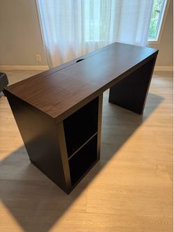 Computer desk