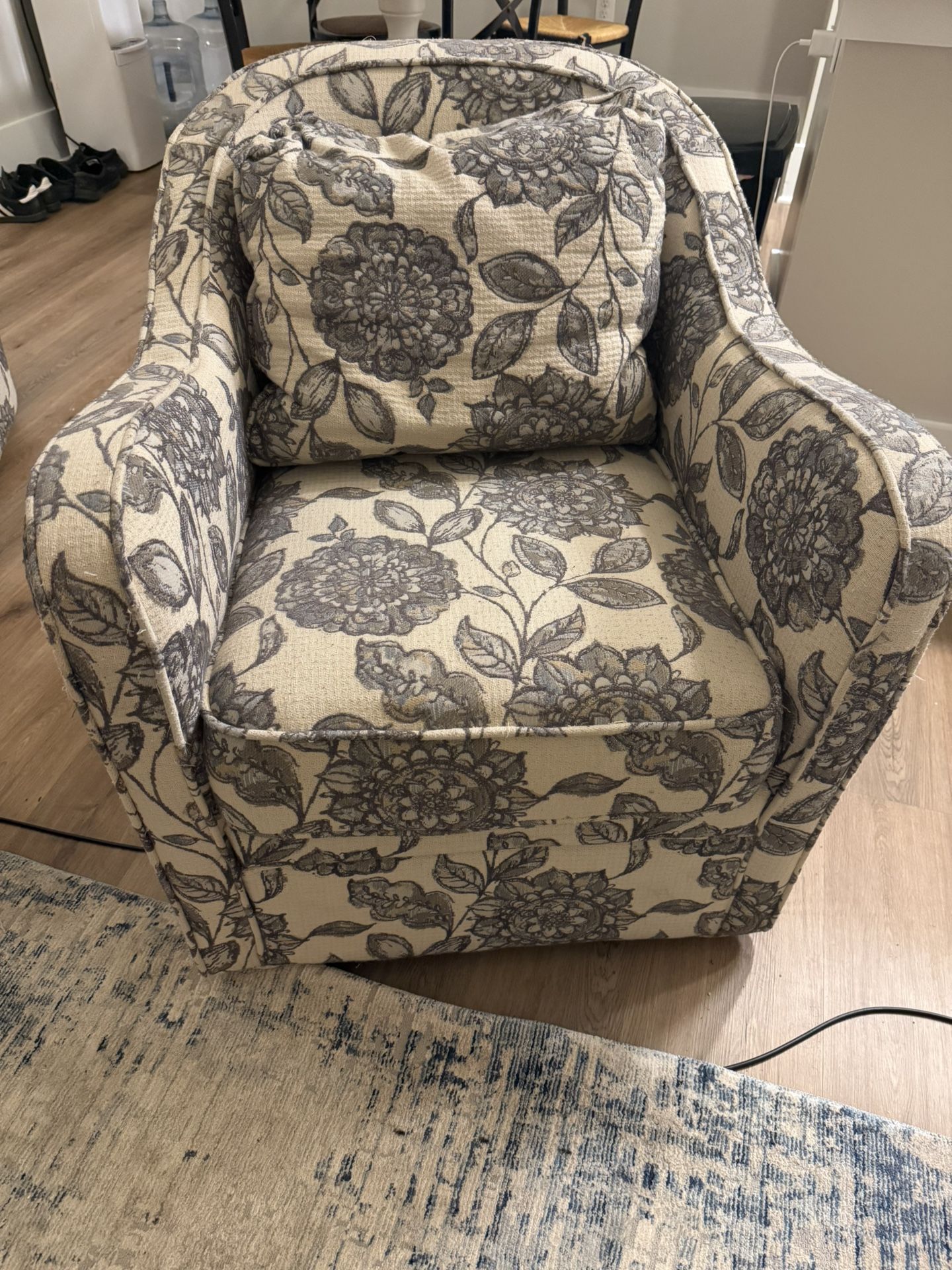 Swivel Living Room Chair