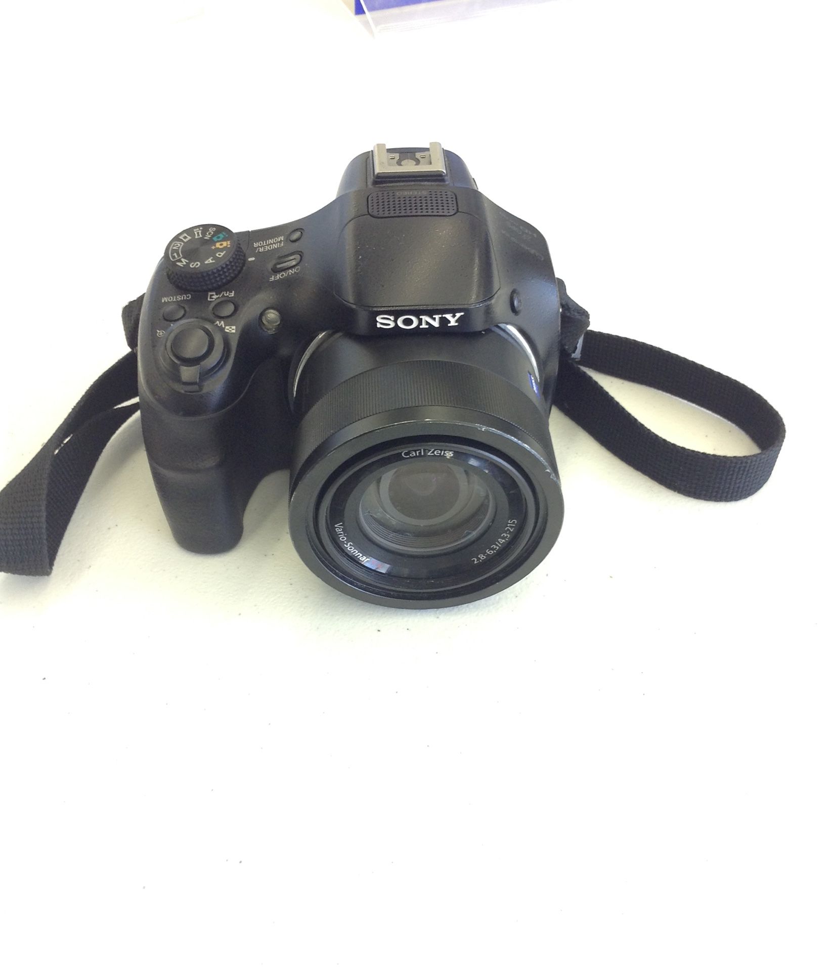 sony cybershot digital camera 50x zoom (no charger)