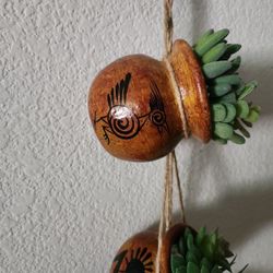 Mexico- 6 Clay Pots On Jute 40" Long, With Faux Succulent Plants, White Rocks