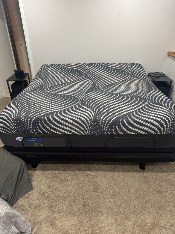 Sealy Posturepedic Matress + Adjustable Base