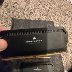 CORSAIR DOMINATOR PLATINUM RGB DDR5 RAM 64GB (4x32GB) 128 GB total 6600MHz CL3.