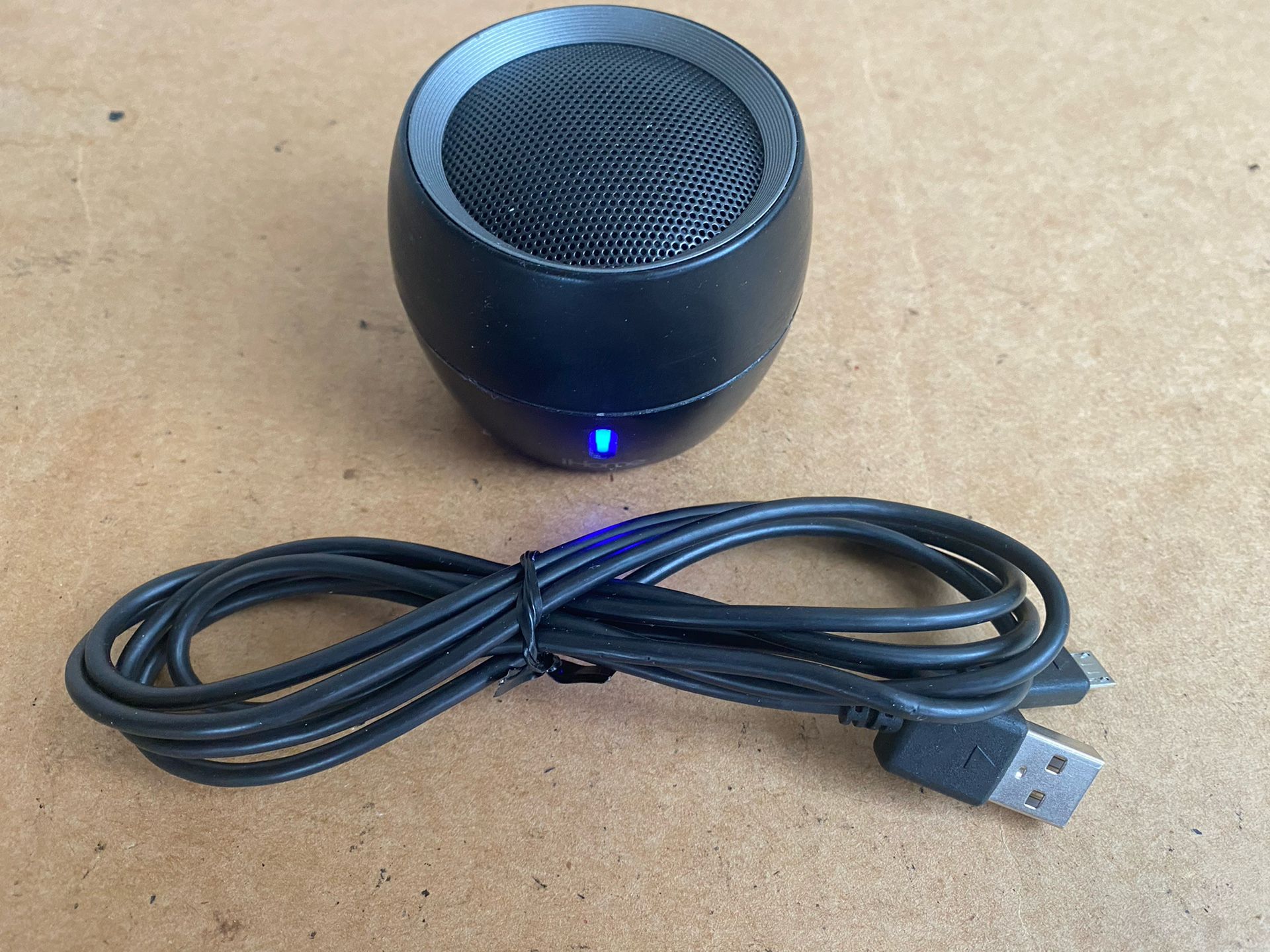 iHome iBT72  Bluetooth Speaker 