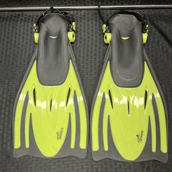 Speedo Dive Scuba Snorkeling Flippers - Size S/M