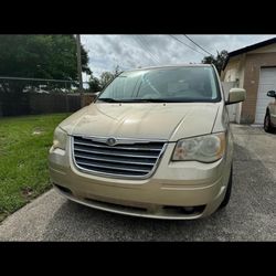 Chrysler town country 2010