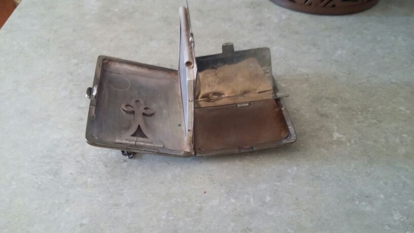 Vintage compact / purse