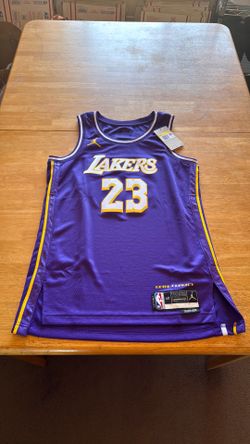 New 2025-26 Nike Jordan LA Lakers LeBron James Jersey Men’s S Small