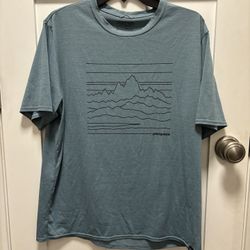 Patigonia mens shirt new without tag size large grey