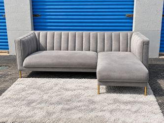 Free delivery 🚚. Sectional sofa.