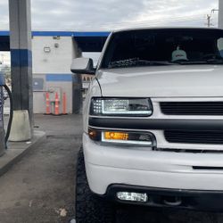 2001 Chevrolet Suburban 1500 LS 4