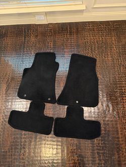 2020 Dodge Challenger Mats Like new