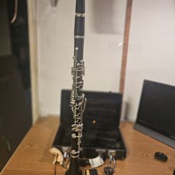 Buescher USA Aristocrat Clarinet With Hardshell Case