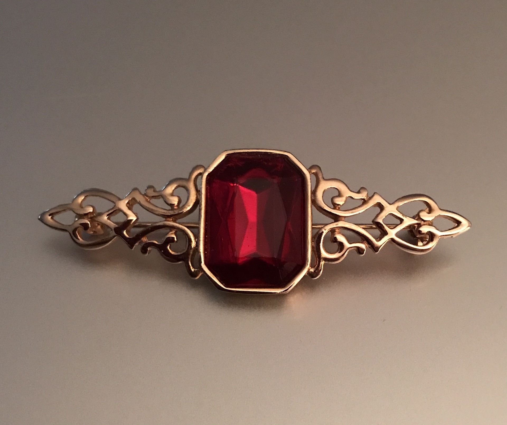 Vintage Park Lane Ruby Red Faceted Crystal Rhinestone Filigee Bar Brooch