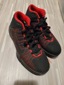 New Nike $15 Size 5Y