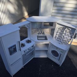 Play Kitchen 