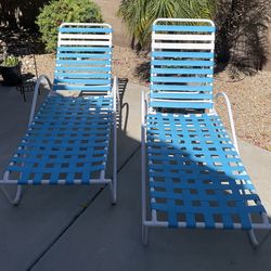 Pool lounge chairs