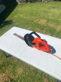 Gd. Cond. Black&Decker 18” Plug In Electric Hedge Trimmer