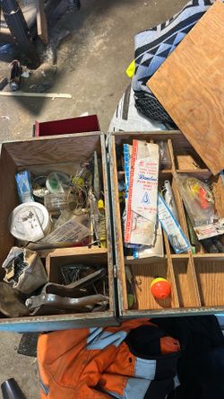 Fishing tackle box