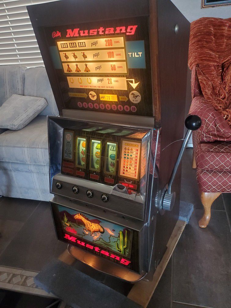 Bally Mustang Slot Machine 
