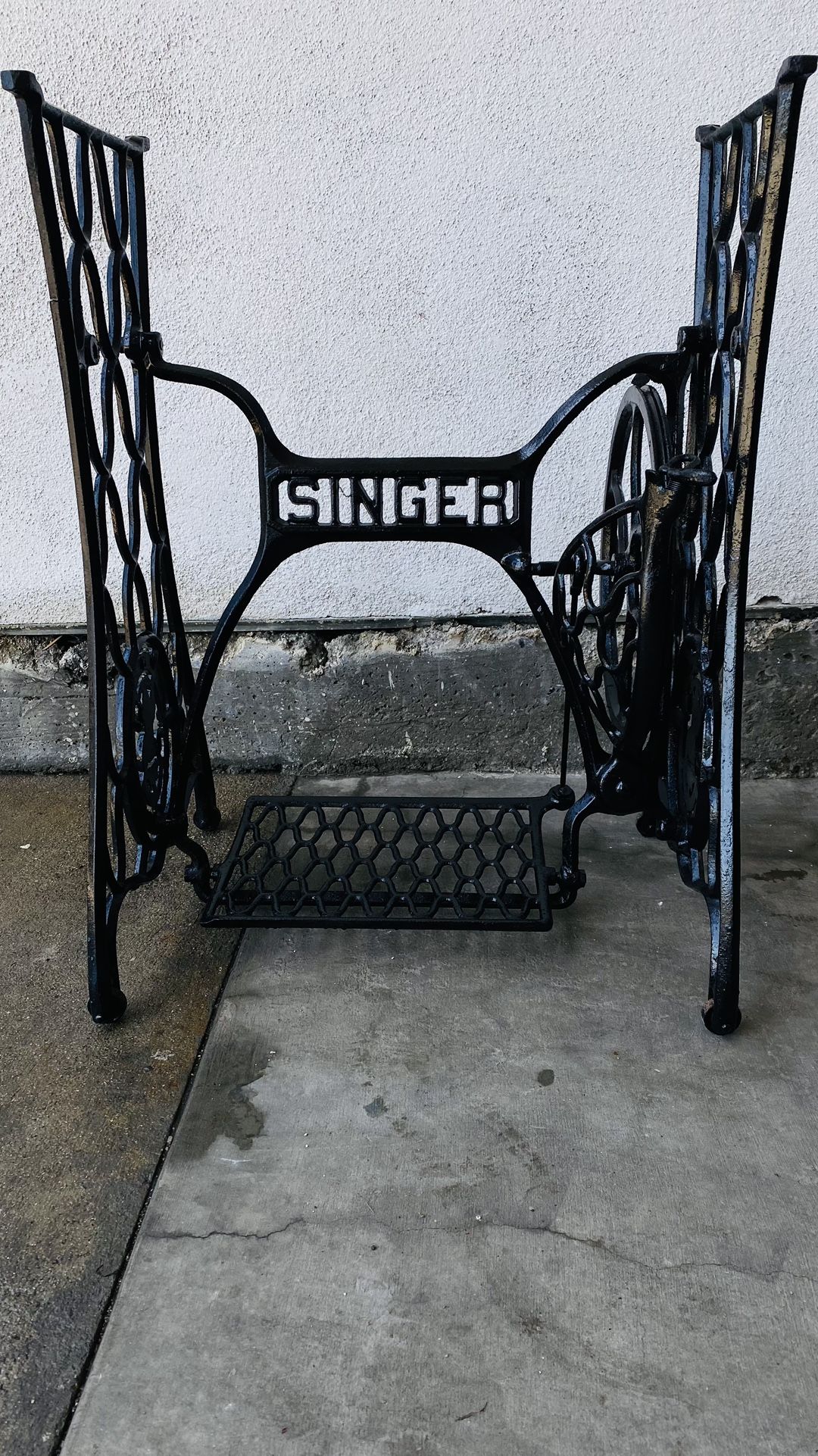 Vintage Singer Cast Iron Sewing Machine Base.