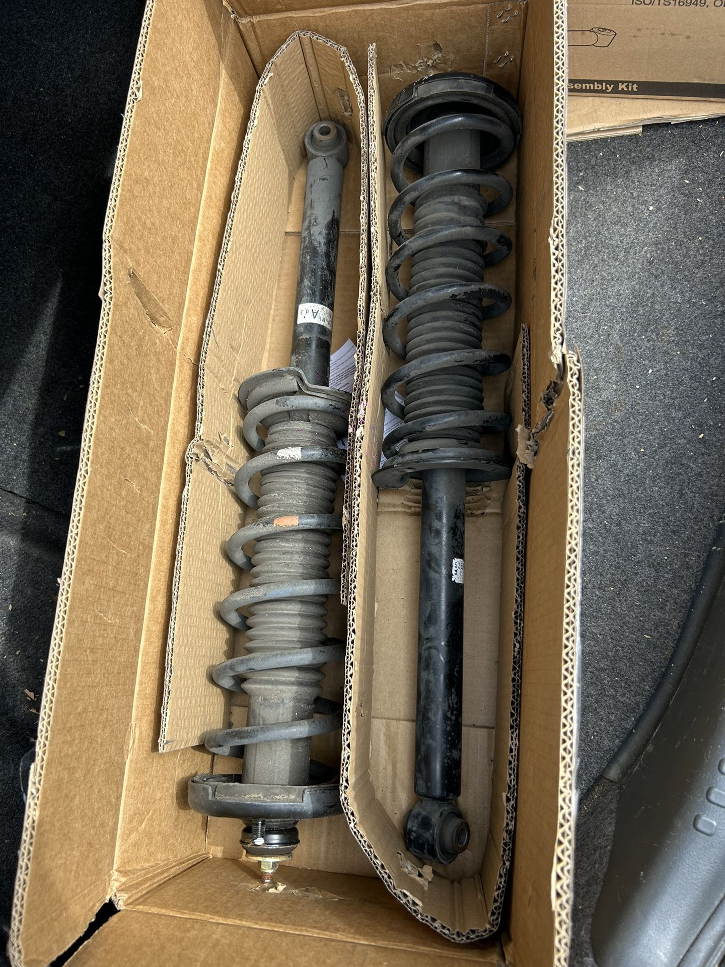 OEM set of 2 Front shocks honda accord 2003 used in good condition original parts