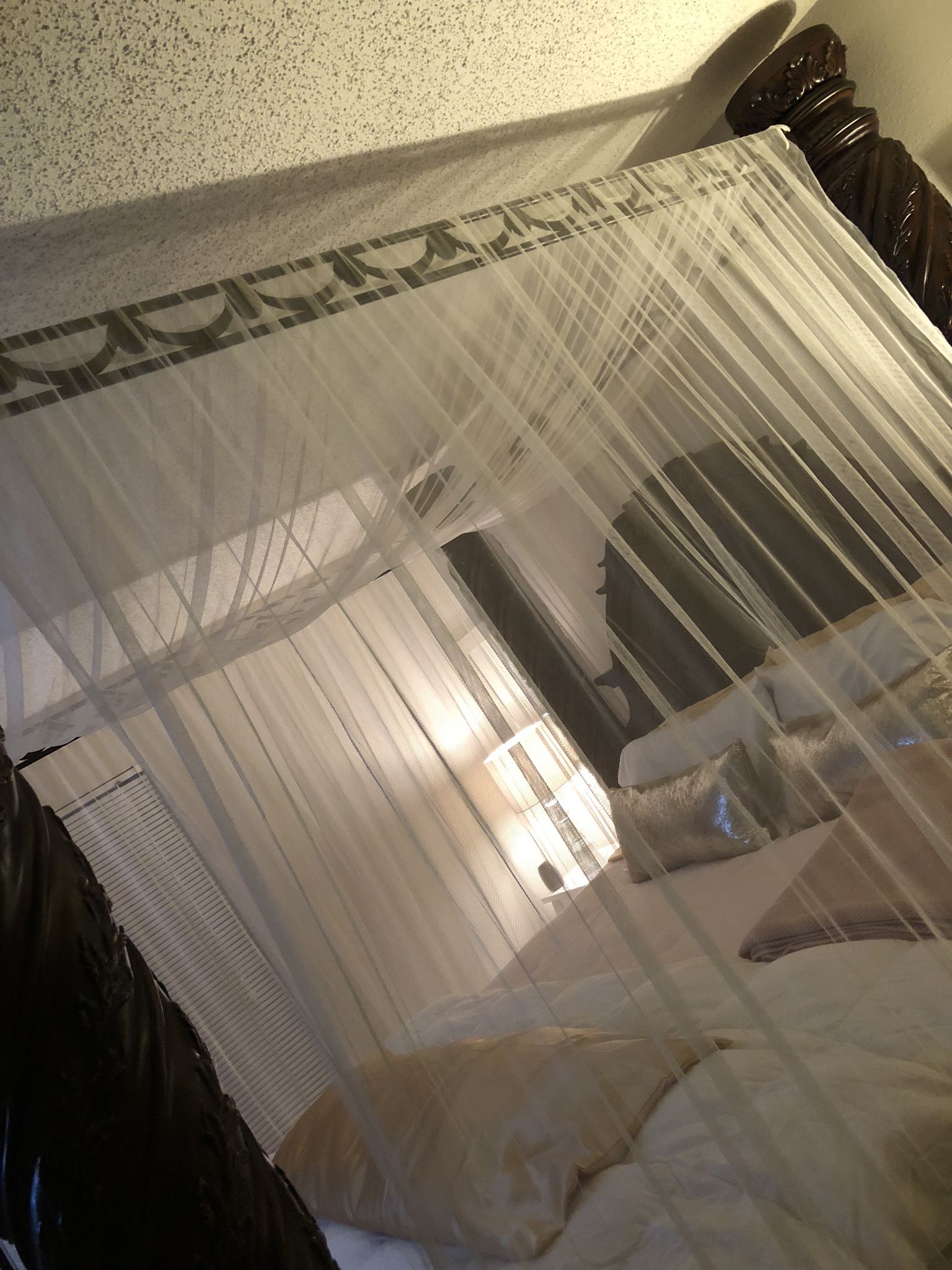 California King North Shore (Canopy) Bed, Mattresses
