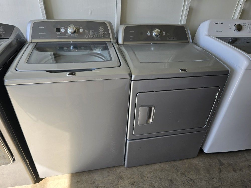 MAYTAG BRAVO EXTRA LARGE TOP LOAD WASHER AND GAS DRYER