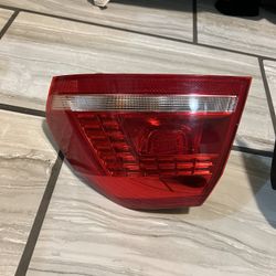 Tail lights 2011-2015 Volkswagen Passat