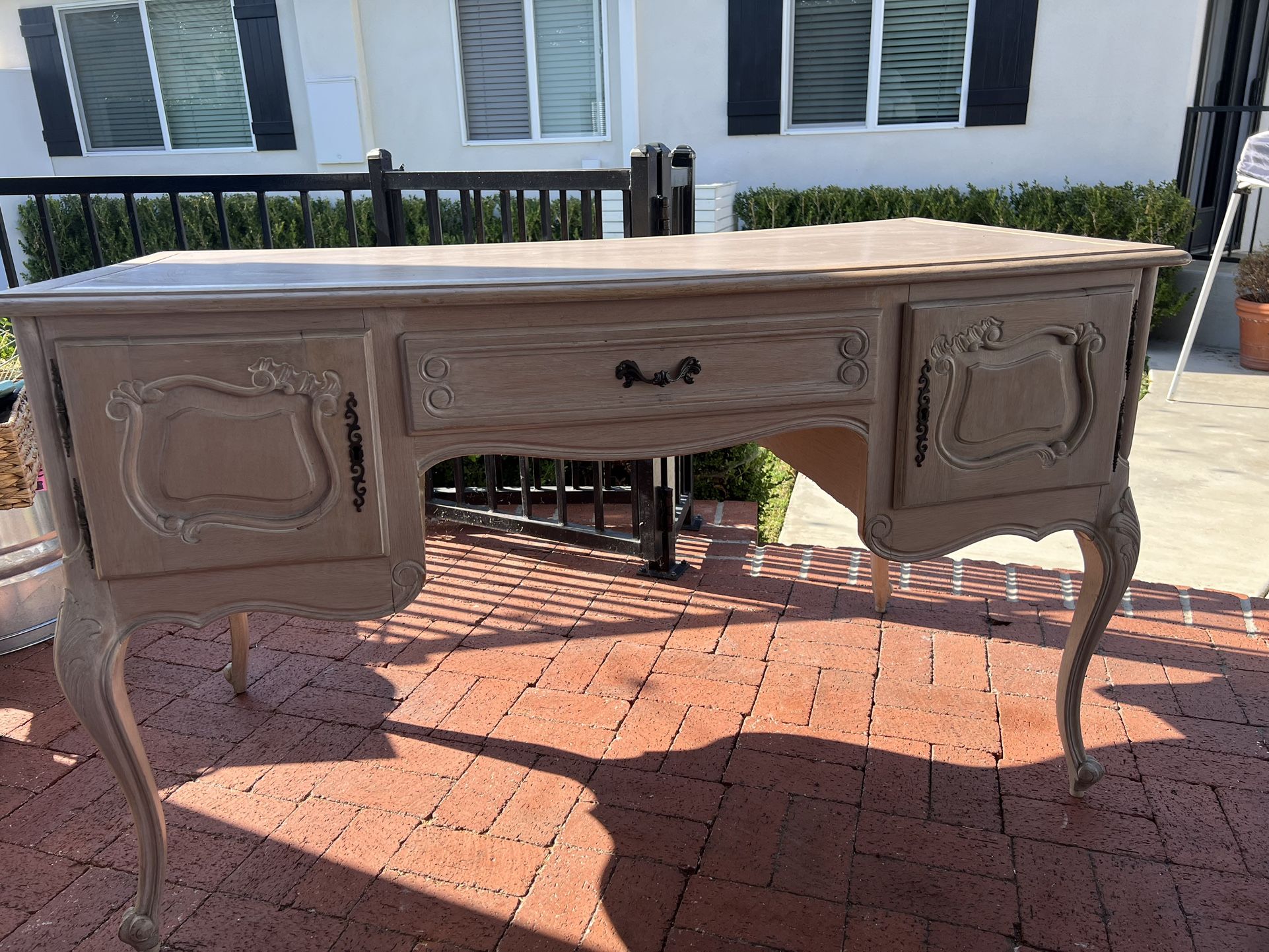 Vintage Style Vanity Desk/Dresser