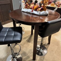 Bar High Table And Stools 