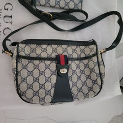 Gucci Hand Bag/Purse, Navy and Beige Logo Crossbody Design Vintage 1970's

