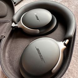 BOSE QUIET COMFORT ULTRA HEADPHONES (Brand New Never Used)