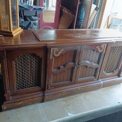 Vintage Stereo Music Player