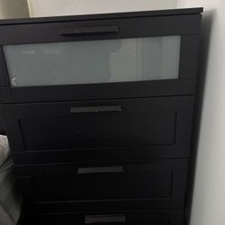 Modern Black 4-Drawer Dresser – Great Condition