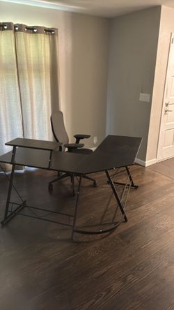 Full desk
