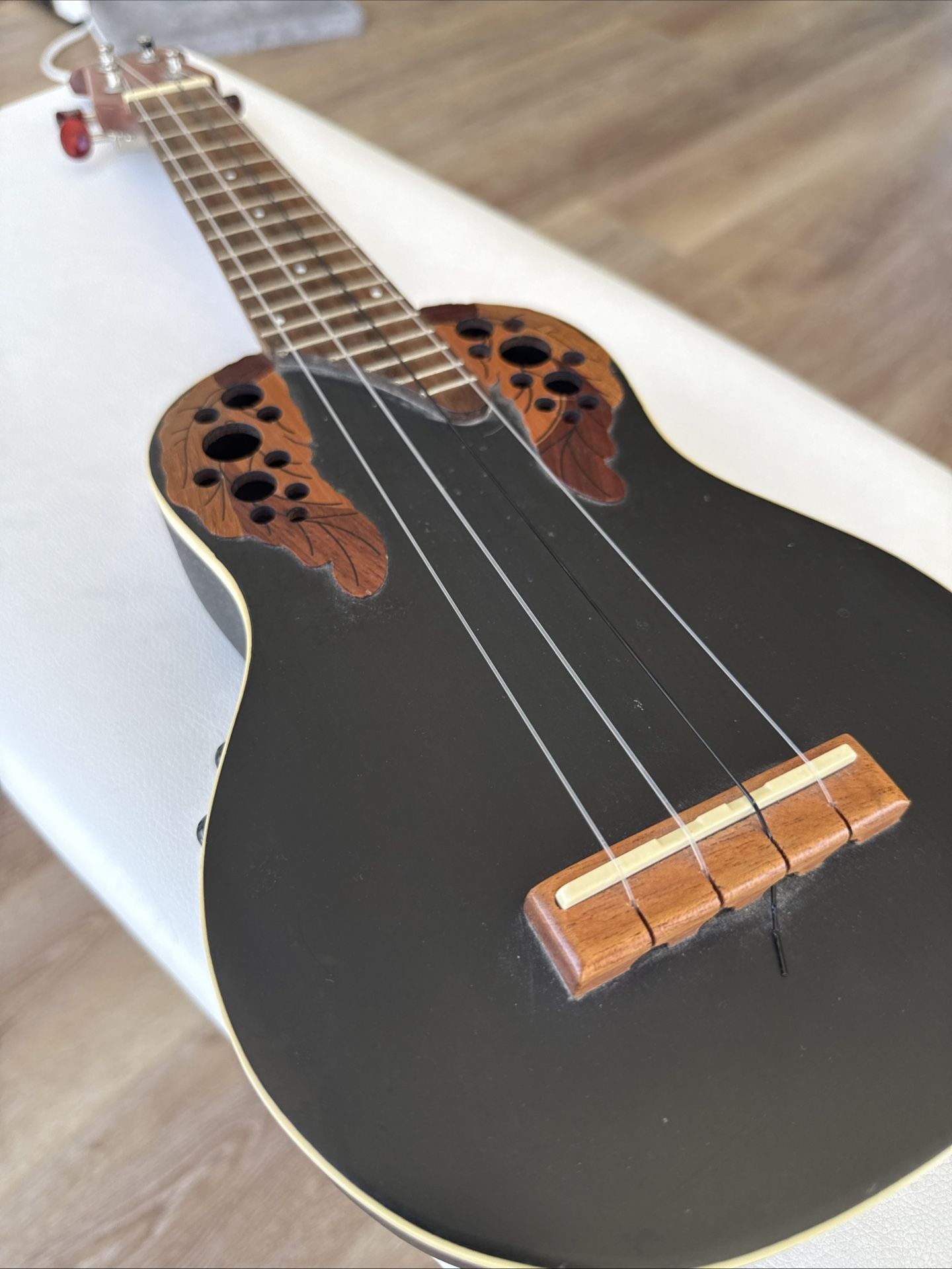 Applause By Ovation Ukulele