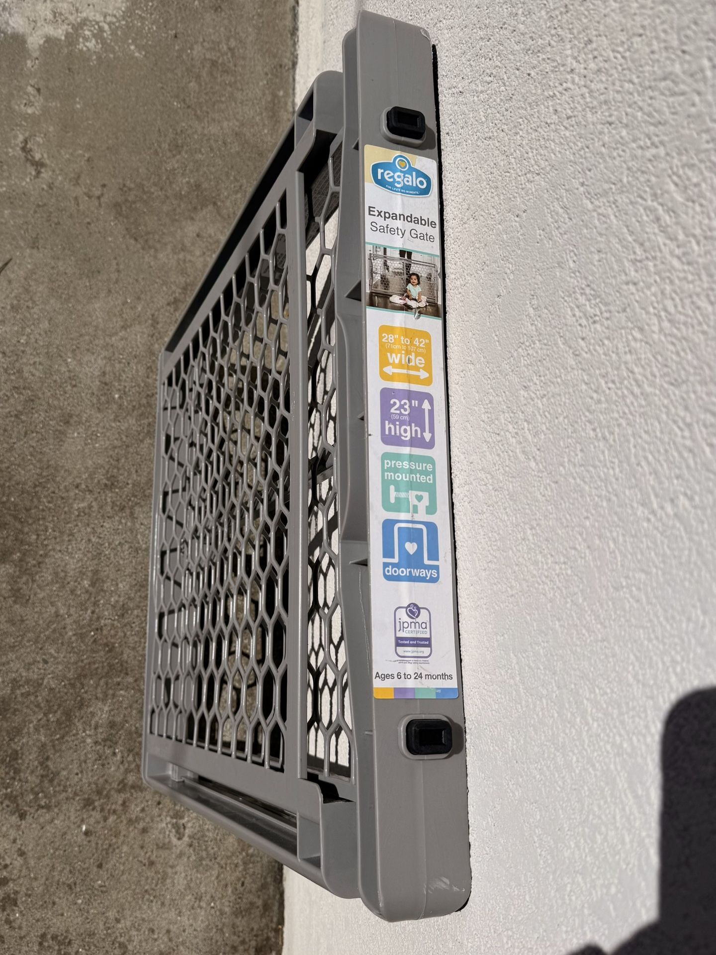 Regalo Expandable Safety Gate
