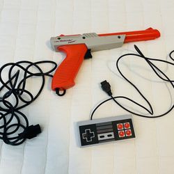 Nintendo Zapper And Controller 