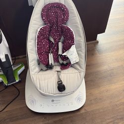4MOMS Mamaroo Baby Swing 