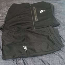 hmu mens Nike sweatsuits sizes small,m,2x,3x  $70 each hmu 🤙🏾 🔥✅