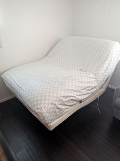 Queen size mechanical bed