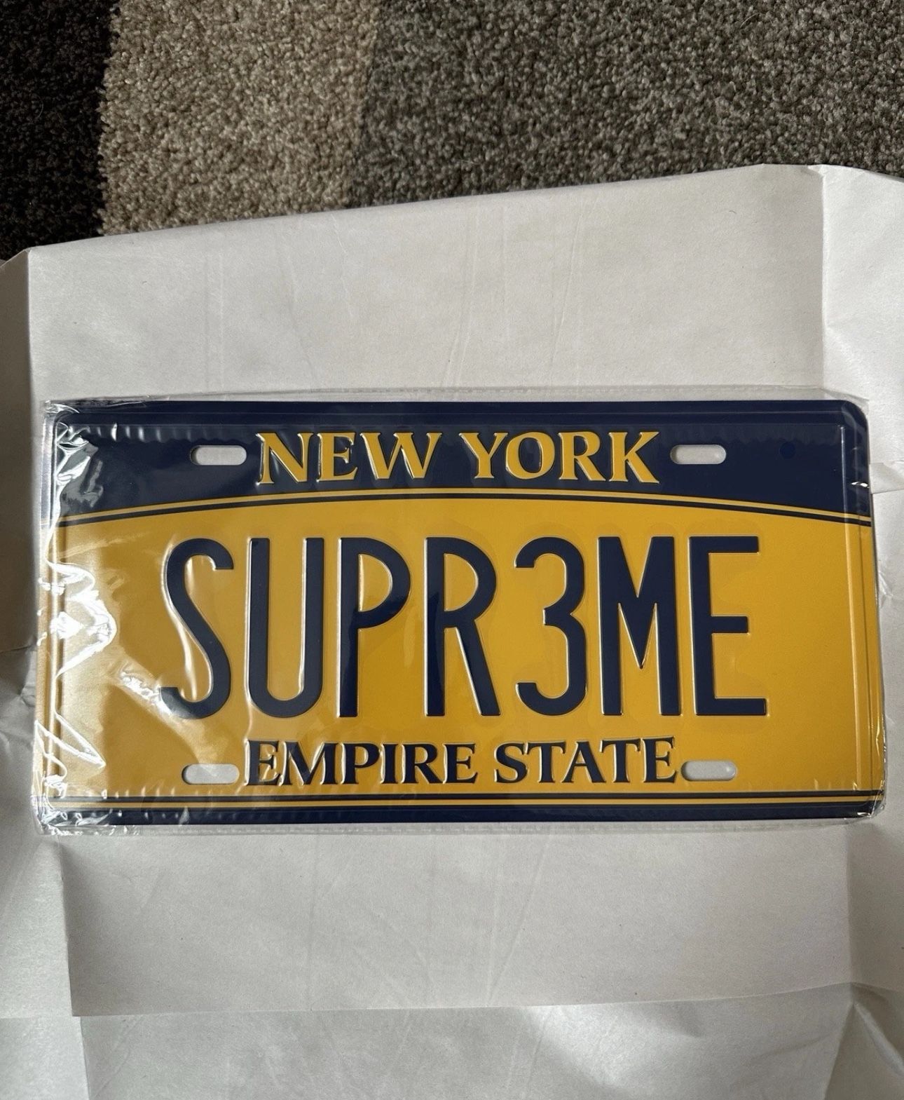 Supreme Accessories License Plate SS25 (2)