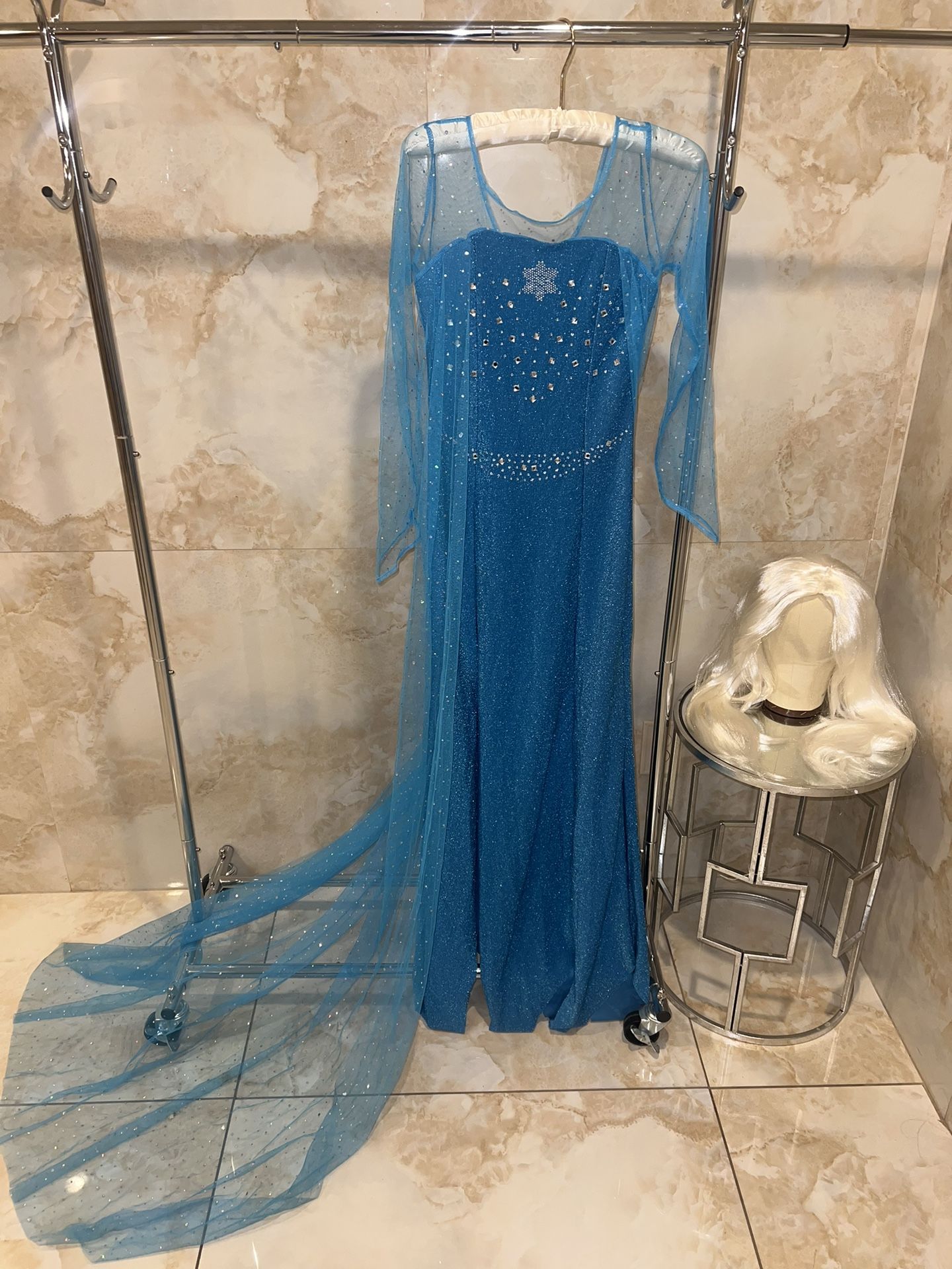 Frozen Elsa Women’s Adult Halloween Costume Party Dress And Wig New Size Medium And XL
